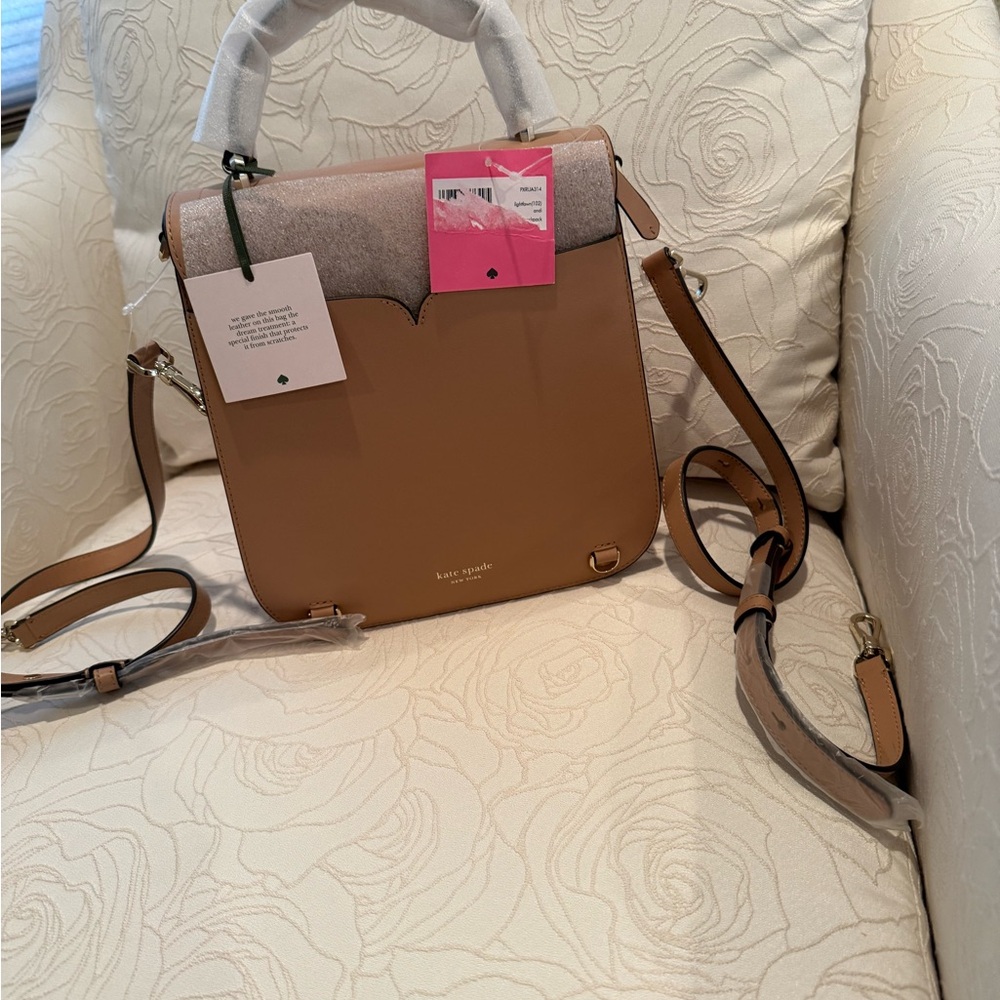 Kate Spade New York Elegant Tan Leather Handbag - Picture 3 of 7